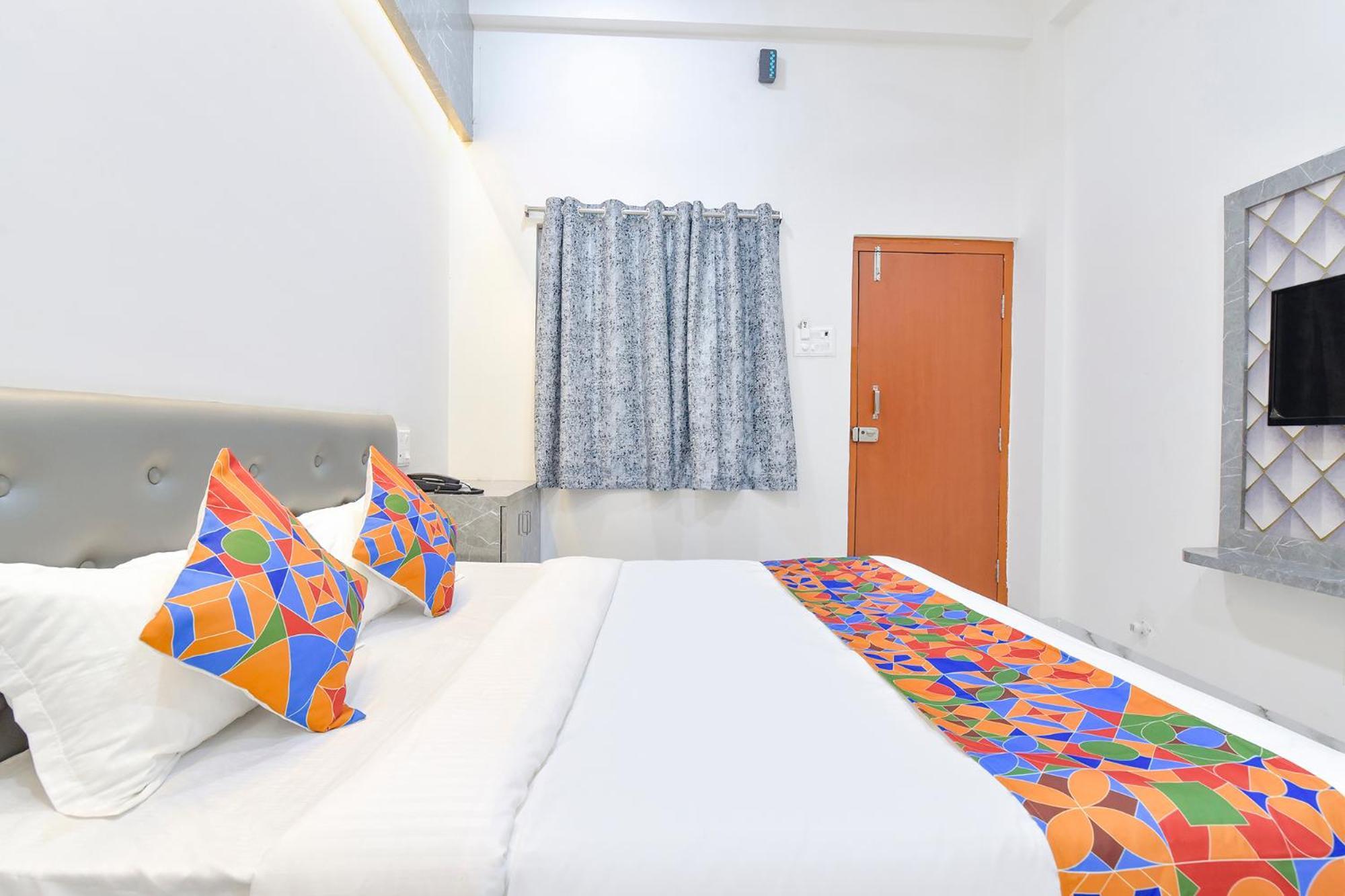 Fabhotel Grand Embassy Indaur Kültér fotó